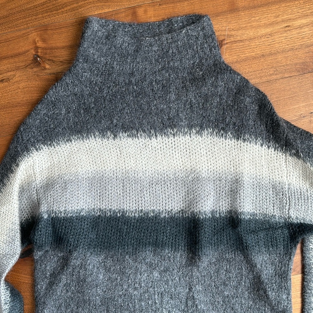 Rag & Bone / Wool Fuzzy Turtleneck / Xs Grey Cream - image 3